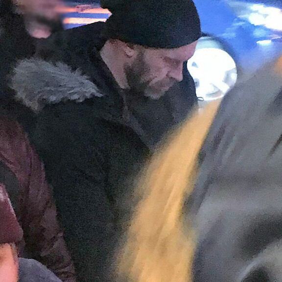 Räps! Jere yökerhon jonossa Kittilässä tammikuussa 2020, vain hetki ennen kuin tapahtumat alkoivat vyöryä. Jere