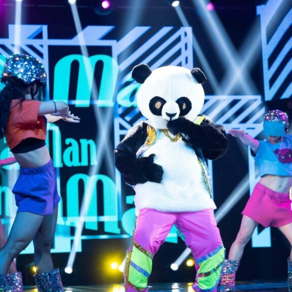 Bilepanda villitsi bailubiisien kera ja äityi jopa twerkkaamaan Masked Singer Suomi -ohjelmassa. bile-panda, waltteri torikka