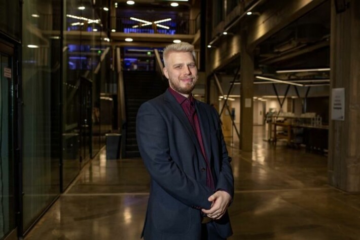 Karl harmittelee Ensitreffien ympärillä vellovan somekeskustelun olevan välillä todella julmaa. - Olkaa armollisia toisillenne, hän muistuttaa. karl, ensitreffit alttarilla