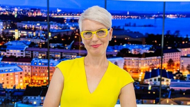 Baba Lybeck teki 30 000 euron kaupat! Pahvilaatikot saivat kyytiä juontajan käsittelyssä – paparazzikuvat! Baba Lybeck