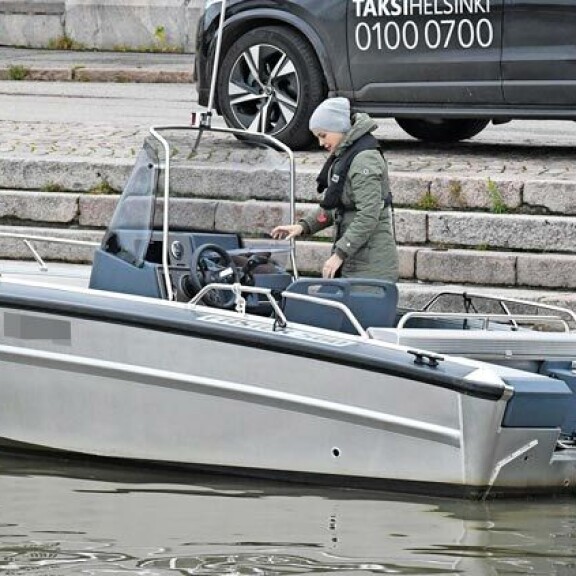 Televisiotähden uusi vene on kestävää tekoa. Televisiotähden uusi vene on kestävää tekoa.