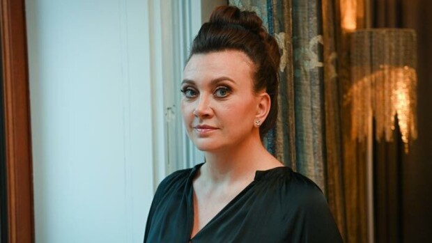Dekkarikuningatar Camilla Läckberg ottaa lapset mukaan töihin: Urani on merkittävä osa elämääni Camilla Läckberg