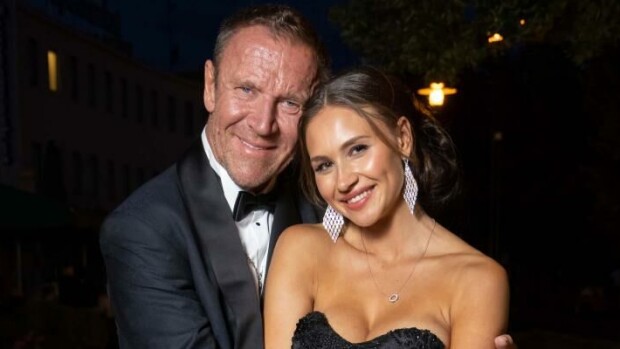 Älytön muuttorumba! Renny ja Johanna Harlin asuvat nyt palmujen katveessa - Lontoo sai jäädä renny harlin, johanna harlin