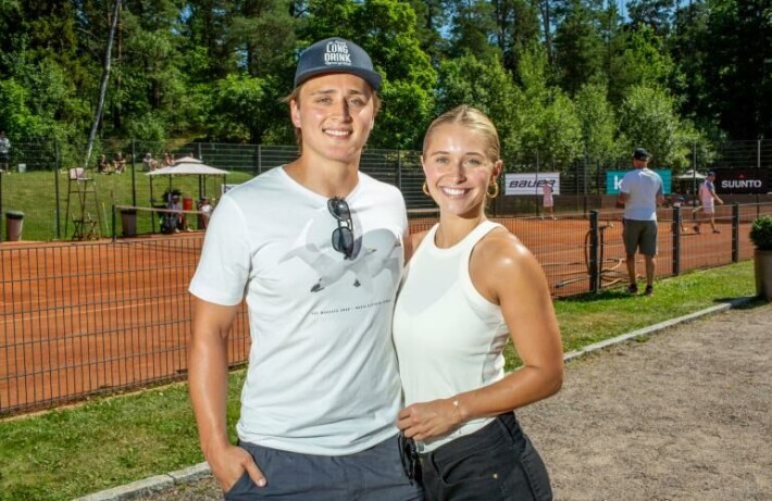 Eetu Selänne ja tämän tyttöystävä Abbey vierailivat Suomessa heinäkuussa. Eetu Selänne ja tämän tyttöystävä Abbey vierailivat Suomessa heinäkuussa.