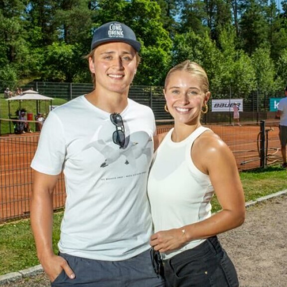 Eetu Selänne ja tämän tyttöystävä Abbey vierailivat Suomessa heinäkuussa. Eetu Selänne ja tämän tyttöystävä Abbey vierailivat Suomessa heinäkuussa.