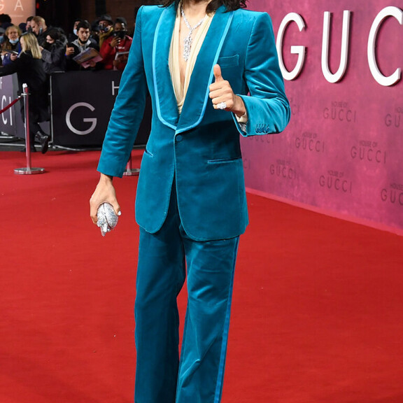 Tässä Jared Leto, joka näyttää punaisella matolla huomattavasti helpommin tunnistettavalta, kuin roolihahmossaan Paolo Guccina. Jared Leto