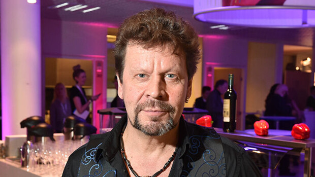 Popedan keikkailta sai ikävän käänteen – Pate Mustajärveltä tiukka viesti: 'Nyt on tyypit niin, että tämä tällainen ei ole coolia' Pate Mustajärvi