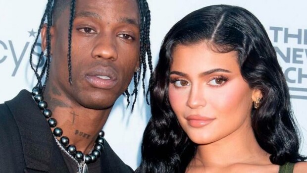 Kahdeksan ihmistä pusertui kuoliaaksi Travis Scottin festareilla - Kylie Jennerin video tapahtumista poiki someraivon Travis Scott, Kylie Jenner