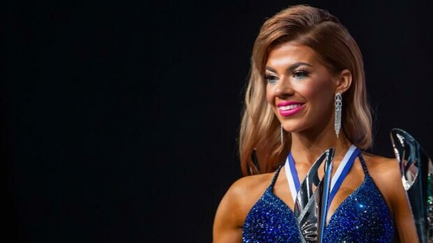 Pernilla Böckerman on bikini fitnessin maailmanmestari - upeat kuvat voittajasta hurjassa tikissä! pernilla böckerman