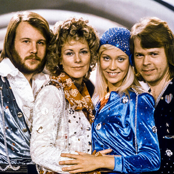 Abba on myynyt hurjat 400 miljoonaa albumia. Vuonna 1976 julkaistu Dancing Queen on yhtyeen menestynein kappale. Abba