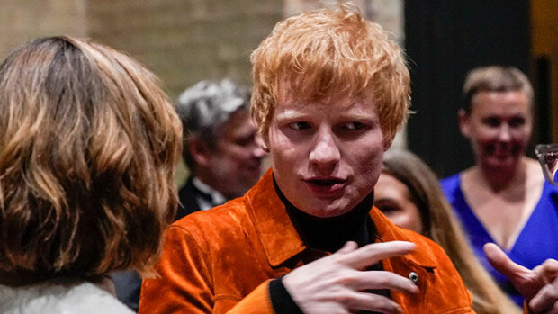 Ujopili! Tästä syystä Ed Sheeran välttelee viimeiseen asti pisuaareja Ed Sheeran