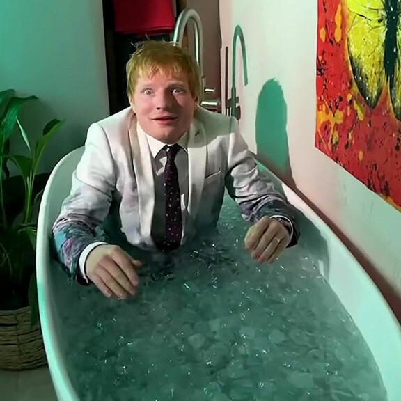 Ed ahkeroi uutta musiikkia ja julkaisi sarjan YouTube Short-videoita. Ed