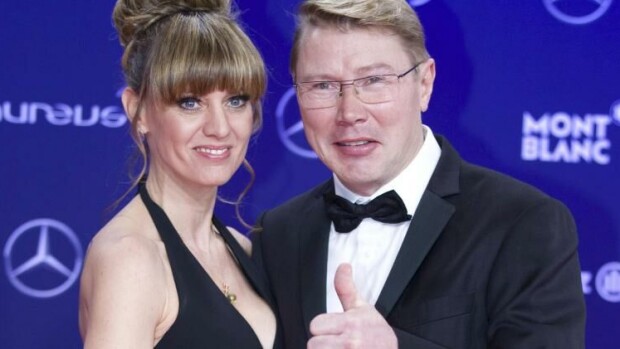 Mika Häkkinen paljastaa! Tällaista on elämä Monacossa: hävyttömän rikkaita ihmisiä, lapsilla omat autonkuljettajat ja turvamiehet – ”Onko se normaalia?” Marketa Häkkinen & Mika Häkkinen.