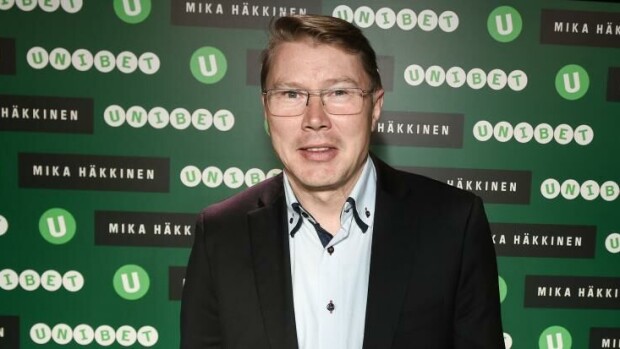 Tätä ei saisi enää tehdä! Mika Häkkinen tykitti testipäivinä 370km /h – kertoo uutuusdokumentissa rehellisesti F1-kisoista: ”Tuntuu, kuin sydän pysähtyisi” Mika Häkkinen.