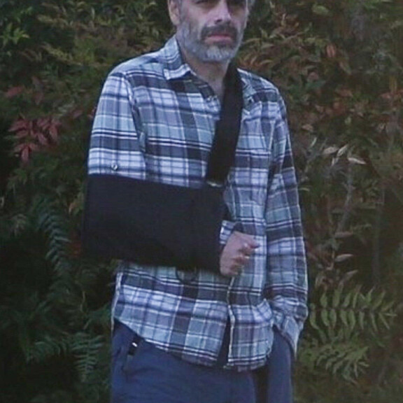 Rust-elokuvan pääohjaaja Joel Souza haavoittui ampumatapaturmasta olkapäähän. Ohjaaja