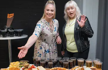 Olet mitä syöt: Noora Louhimo murtuu kyyneliin - Pippa Laukan paljastus on liikaa