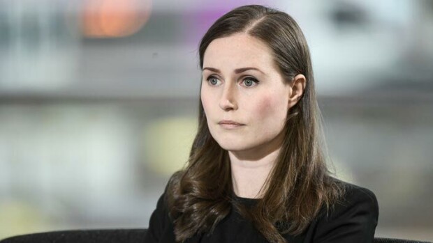 Silminnäkijän väite: Pääministerin virka-auto Sanna Marinin julkkisporukan biletaksina Sanna Marin