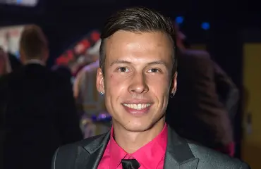 Mitä ihmettä? Tässä on Antti Kurhisen uusi liikeidea - suunnitteilla strippibaarilla varustettu runkkurekka: "Vain yksi pieni ongelma"