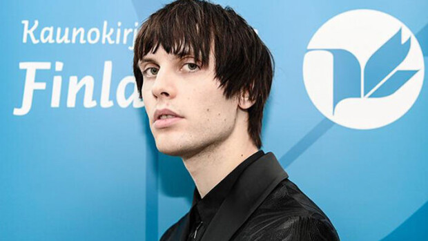 Behmiin yhdistetty kirjailija Miki Liukkonen närkästyi HS:n kritiikistä - lataa täyslaidallisen: ”Kukaan ei ymmärtänyt arvostelusta hevon helvettiä” Miki Liukkonen