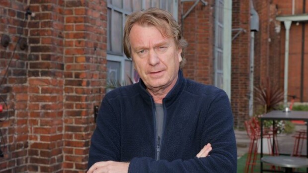 Ohjaaja Mika Kaurismäki Mielensäpahoittajan kuvauksista: Yritän parhaillaan toipua siitä! Mika Kaurismäki