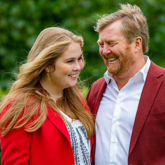 Willem-Alexanderin esikoinen täyttää joulukuussa 18 vuotta. Tuolloin hän saa virallisen oikeuden kruunuun. Kuningas Willem-Alexander ja kruununprinsessa Amalia