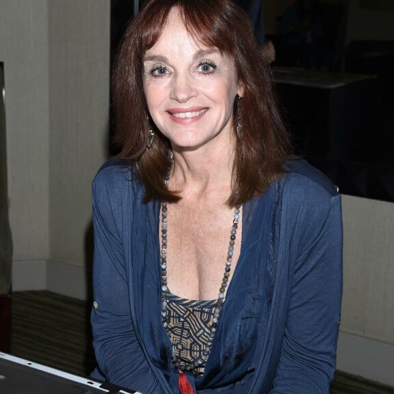 Joan Collins halveksi kollegaansa – Seiska selvitti, mitä Dynastia-sarjan tähdille tapahtui kuvausten jälkeen Pamela Sue Martin