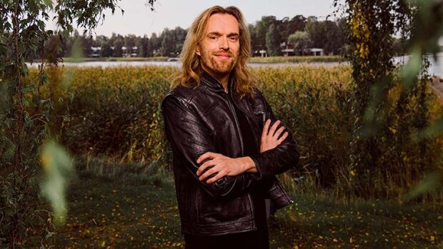 Vain elämää: Anssi Kela painoi vain 52 kiloa, taustalla aviokriisi ja vakava formulaonnettomuus: 'Tunsin heti, että nyt meni selkä rikki!' Anssi Kela