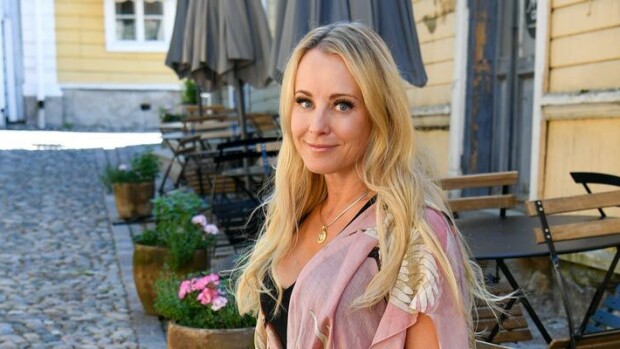 Sinkkumarkkinoilta poistunut Noora Karma: Tällainen on uusi rakkaani – ”Supisuomalainen mies” Noora Karma