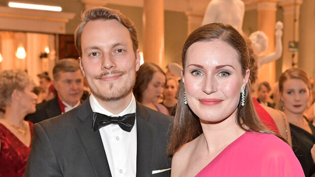 Markus Räikkönen iloitsee synttäreistään – Sanna Marin edusti toisaalla lyhyessä kukkamekossaan
