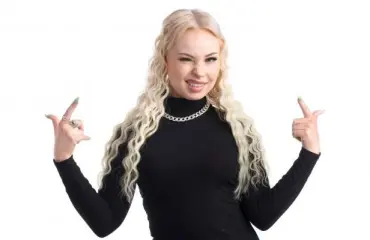 Big Brother -talon uusi asukas Noora, 23, kuvailee itseään hävyttömäksi: "Olen juhlaihminen!"