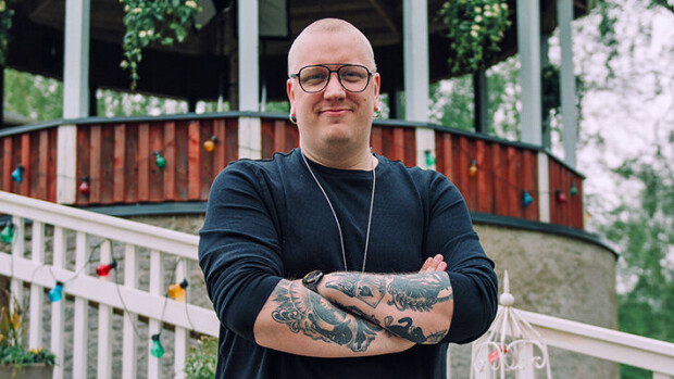 Vain elämää: Arttu Wiskarin kuohuttanut Kahvimaito-hitti perustuu tositapahtumiin Arttu Wiskari