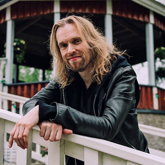 Anssi Kela kertoo elämästään Vain elämää -ohjelmassa. Anssi Kela