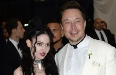 Elon Musk ja Grimes erosivat - somekeskustelu lapsen huoltajuudesta kiihtyy!