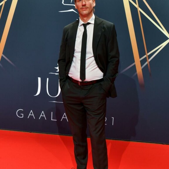 Pekka Strang saapui Jussi-gaalan punaiselle matolle omasta tahdostaan. – Ihan kivaa olla täällä Vantaalla. Pekka Strang saapui Jussi-gaalan punaiselle matolle omasta tahdostaan. - Ihan kivaa olla täällä Vantaalla.