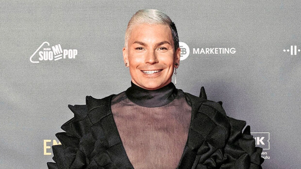 Antti Tuisku sykähdyttää Espanjassa! Loikoilee antaumuksella piukeissa pöksyissään parvekkeella - kuva! Antti Tuisku