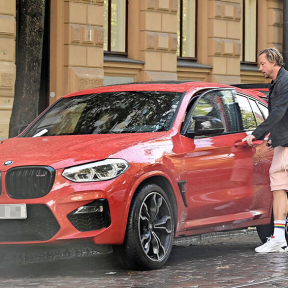 ”Kuin kärpäsen kakka tuulilasissa” Samu Haberia ei sakkolappu kiinnostanut – katso kuva ökyautosta! samun auto