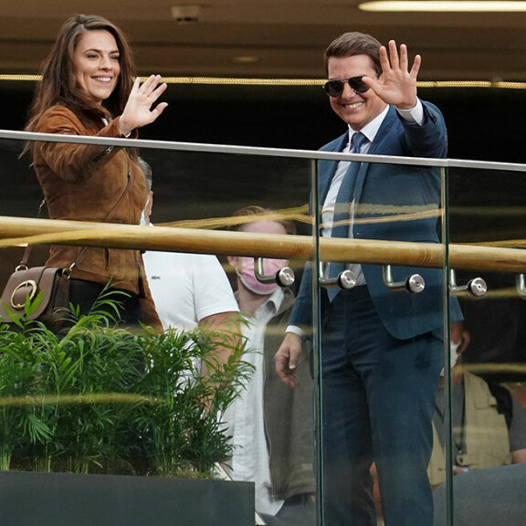 Tom Cruise oli autovarkauden hetkellä tekemässä vastanäyttelijänsä Hayley Atwellin kanssa kauppakeskuskohtausta. Tom Cruise ja Hayley Atwell