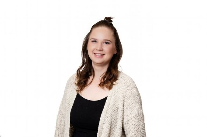 Stiina on perinyt maatilansa isoäidiltään. Stiina