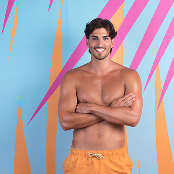 Lahtelainen Muhamed, 23, pääsee tutustumaan muihin sinkkuihin tänään maanantaina ilmestyvässä jaksossa. Love island Suomi Muhamed