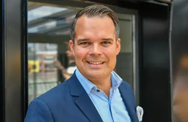 Mikael Konttinen paljastaa: "Pieruhuumori yhdistää perhettämme"