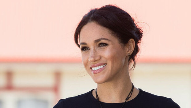 Herttuatar Meghan 40 vuotta - tiesitkö näitä yllättäviä faktoja hänestä? Kuljettaa matkoillaan keittiövempainta ja unelmamies on tunnettu leffatähti! Sussexin herttuatar Meghan