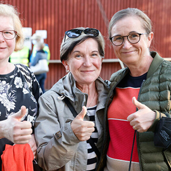 Marja (vas.), Merja ja Pirjo asuvat kaikki Vihdissä. - Jarikin on vihtiläinen, naiset hihkuivat illan artistista. Marja, Merja ja Pirjo