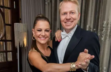 Upea aviopari! Aki Riihilahti ja Katri Mäkinen säteilevät Monacossa