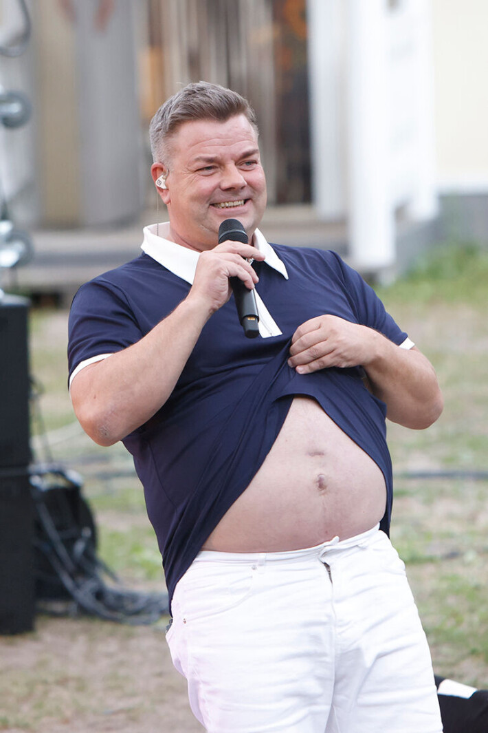 Hullutteleva Jari esitteli mahaansa kameroille. Jari Sillanpää