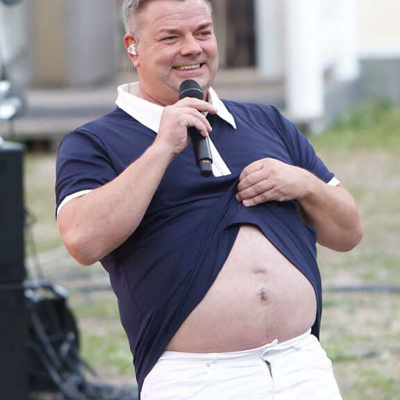 Hullutteleva Jari esitteli mahaansa kameroille. Jari Sillanpää