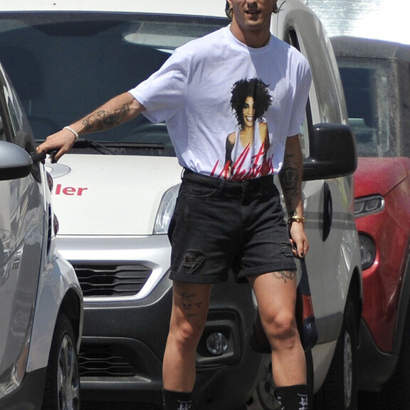 Måneskin-yhtyeen keulakuva Damiano David superharvinaisissa paparazzikuvissa mallikihlattunsa kanssa: Katso! Måneskin Damiano David Giorgia Soleri