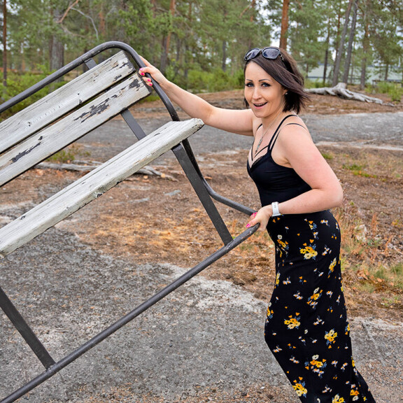 Penkille kyytiä! Liikuntaa rakastava Nina valmistuu loppuvuonna personal traineriksi. – En tykkää pallopeleistä, vaan hikoilen kuntosalilla ja lenkkipolulla. Niina