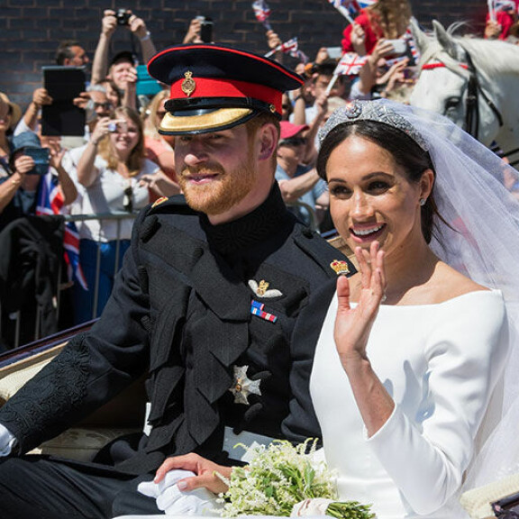 40 vuotta täyttävä Meghan eteni tv-visan salkkutytöstä herttuattareksi - katso elämänkuvat! Sussexin herttuapari Harry ja Meghan