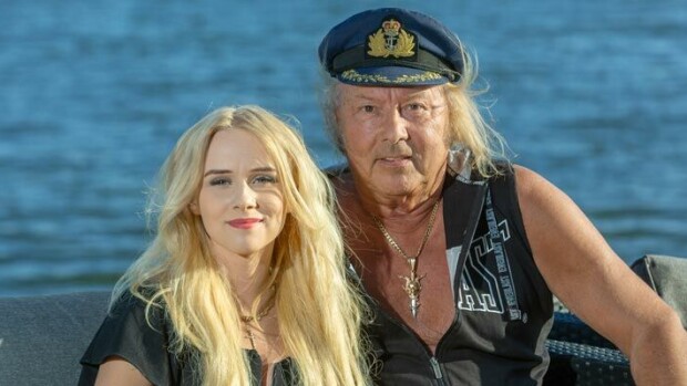 Danny esitteli Helmi Loukasmäen sukulaisilleen – kaikki häkeltyivät nuoresta kaunottaresta Helmi Loukasmäki ja Danny
