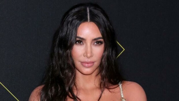 Torille! Kim Kardashian mainostaa suomalaista lonkeroa näyttävästi omalla Instagram-tilillään - katso kuva! Kim Kardashian